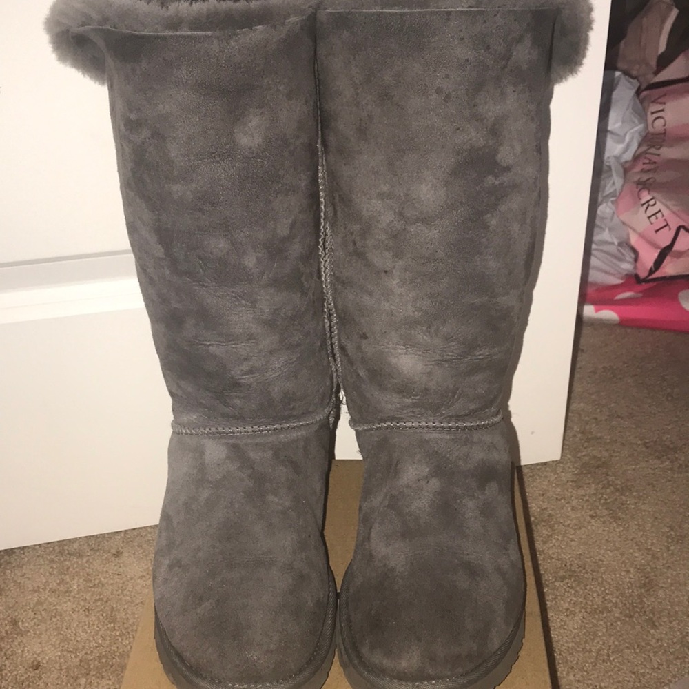 Ugg triplet bailey bow’s